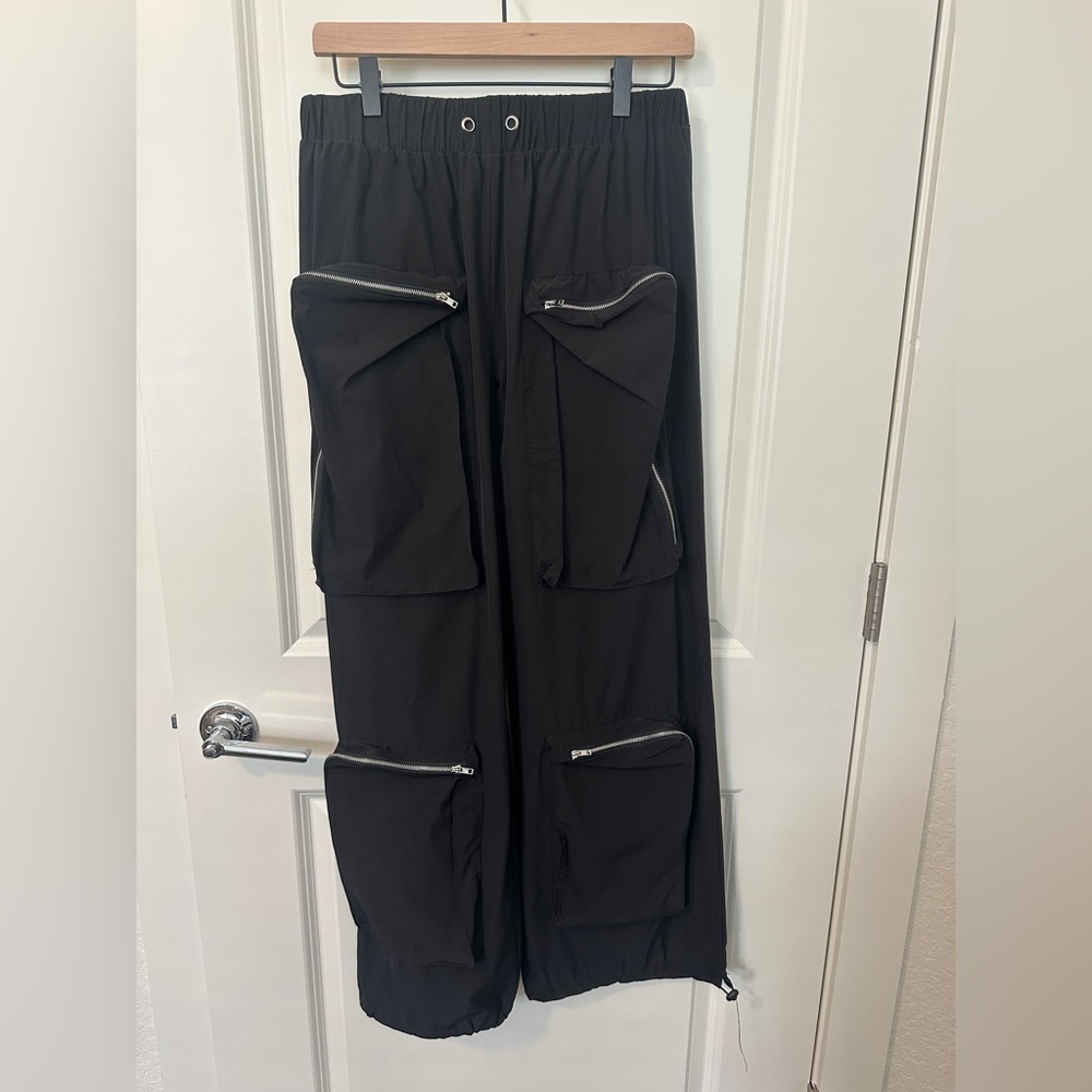 Black Cargo Pants With Multiple Pockets